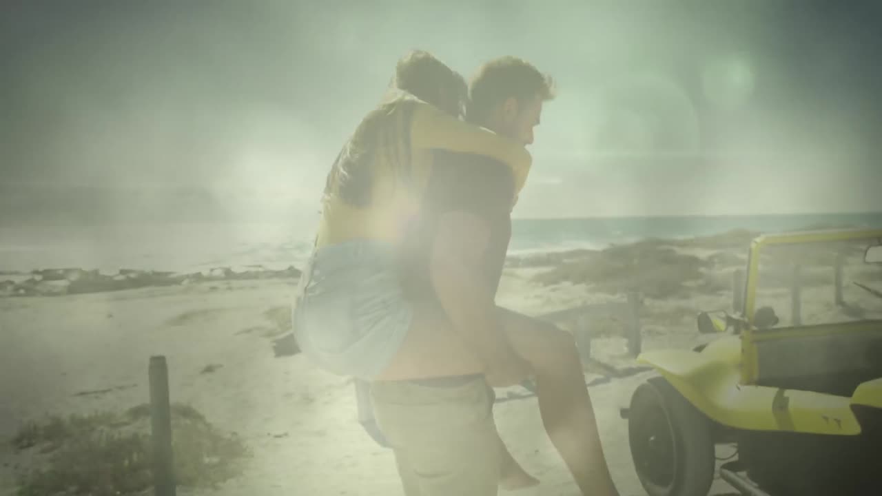 해변에서 고 있는 행복한 백인 부부 위의 조명의 애니메이션