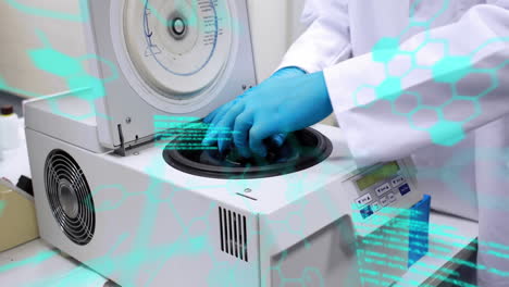animación del procesamiento de datos científicos sobre el científico en el laboratorio