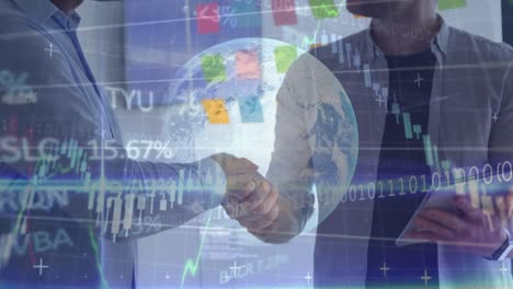animación del globo y gráficos financieros sobre diversos hombres de negocios que se dan la mano