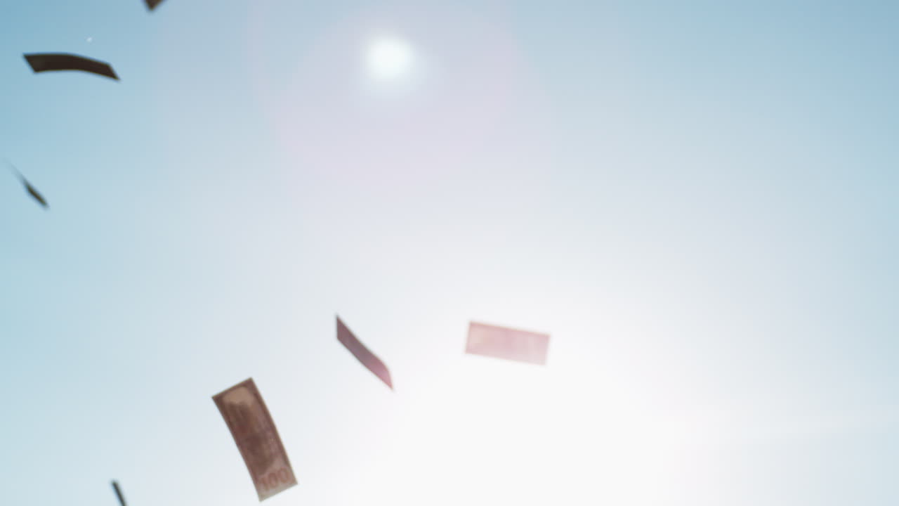 하늘에서 비가 내리는 돈