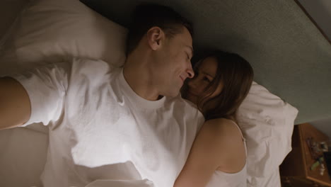 pareja en la cama