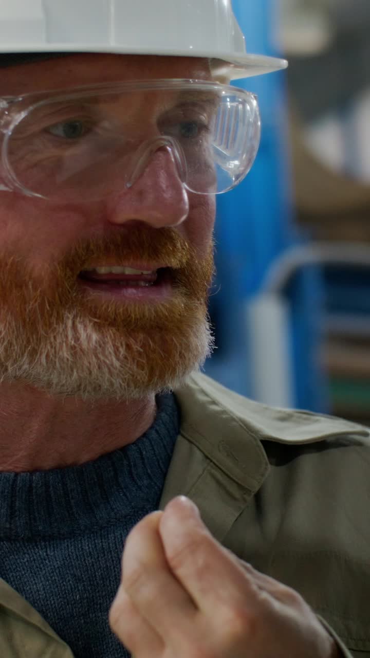 trabajador en una fábrica