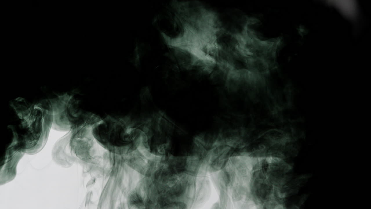 negro y blanco mezclando colores pintar en cámara lenta