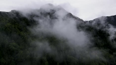 eslovenia misty mountain paisaje drone aéreo 10.mp4