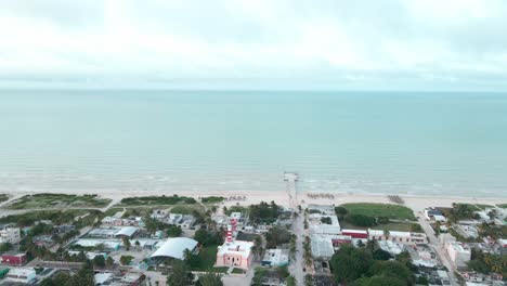 Das-Blaue-Meer-Und-Der-Strand-Von-Yucatan,-Mexiko
