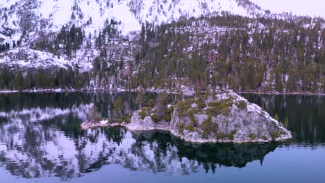 Aerial-view-of-Fannette-Island-mountain-refeal,-Emerald-Bay,-Lake-Tahoe,-California