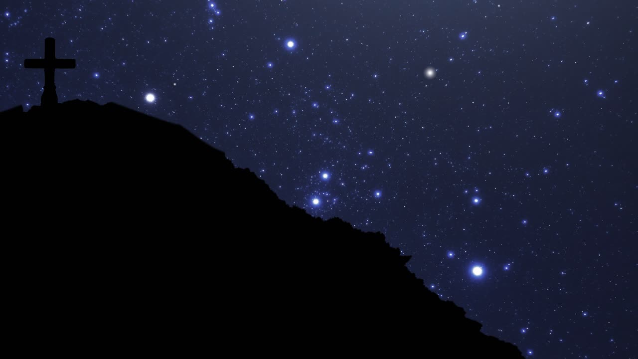 cruz en una colina con estrellas nocturnas en el fondo 4k