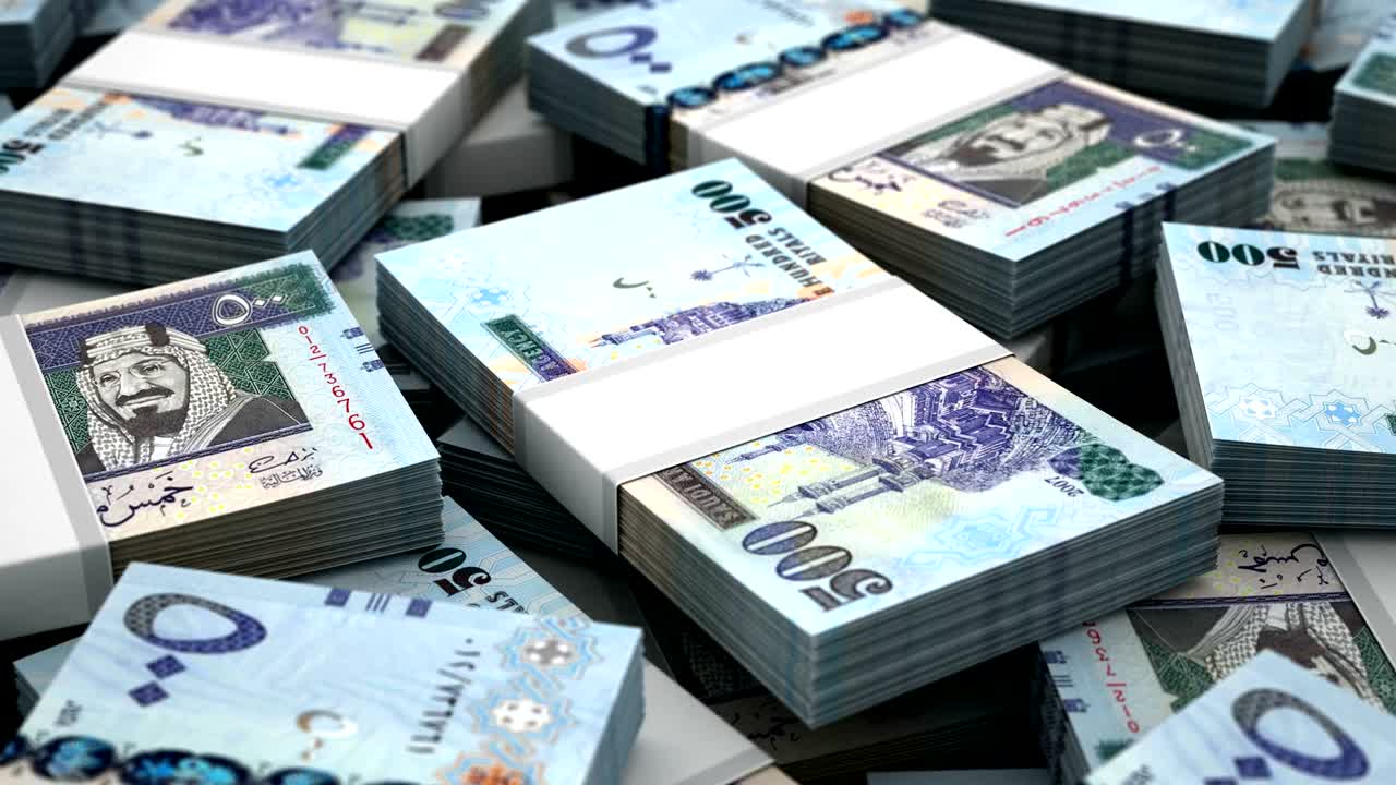 Stack of Saudi Arabian Riyals | Premium Stock Video Footage