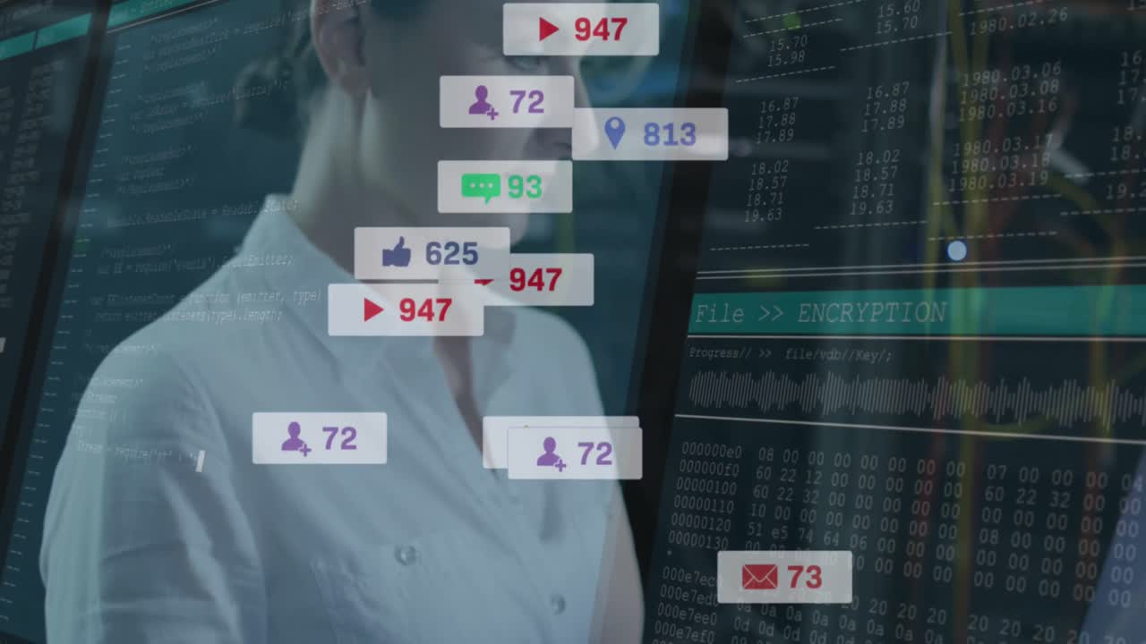 サーバールームでラップトップを使用している白人女性エンジニアに対するソーシャルメディアアイコンのアニメーション