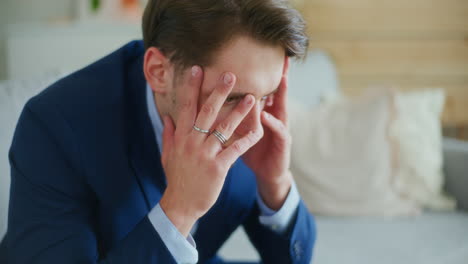 Portrait-of-Discouraged-Businessman