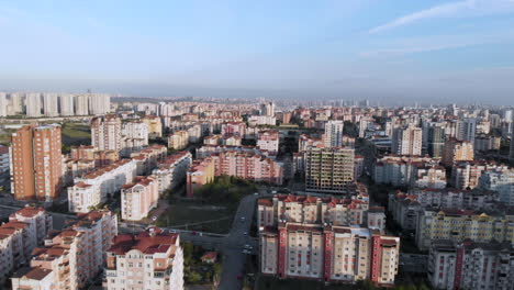 área-Unur-Kent-En-Estambul-Edificios-Residenciales-Bashak-Shahir-Con-Diseño-Y-Color-Estándar-En-Un-Distrito-Residencial-Del-área-De-Estambul