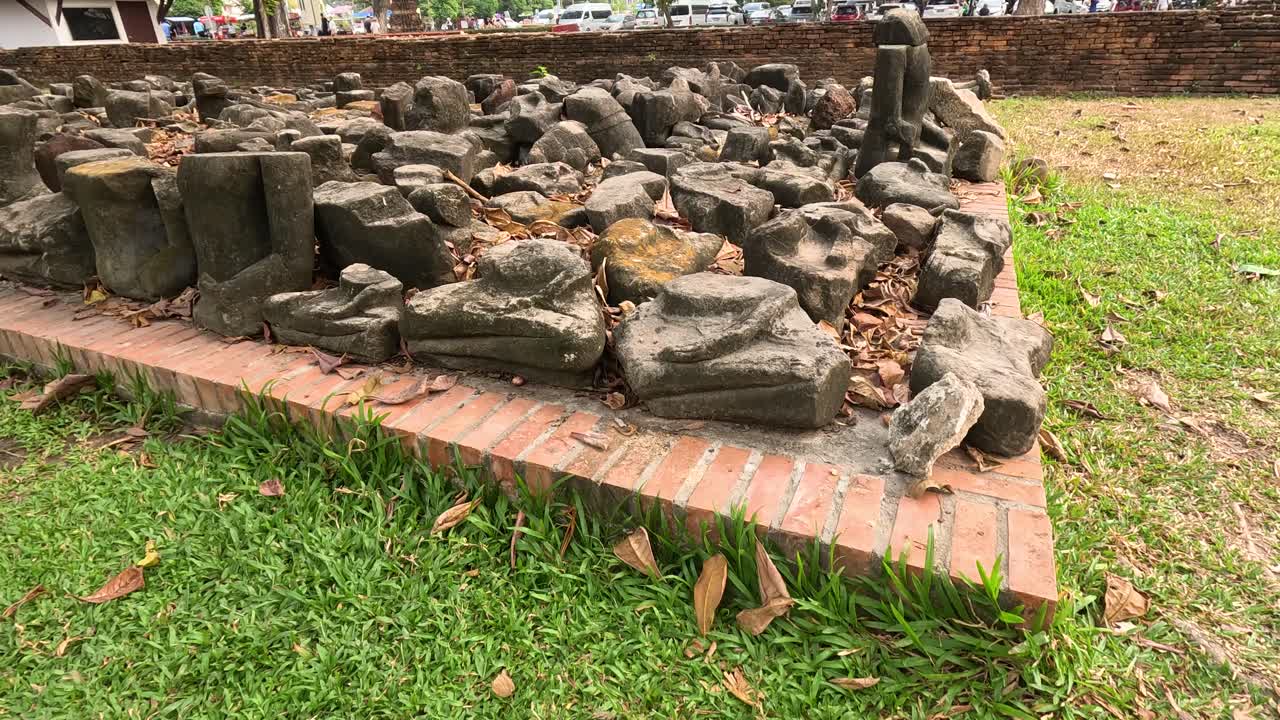 시간이 지남에 따라 암석 어리의 진보적인 시각