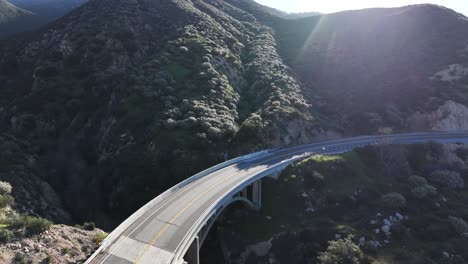 city creek road en san bernardino, el sur de california durante el amanecer de la mañana 60 fps