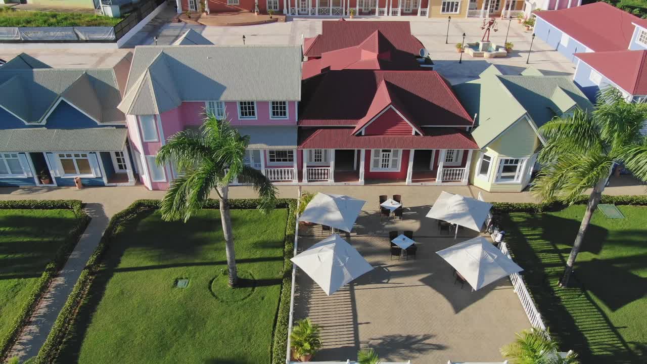 vista de drones de casas de estilo colonial en santo domingo, república dominicana