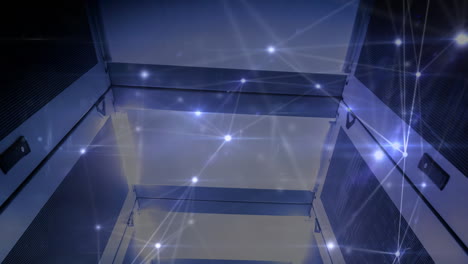 animación de la red de conexiones a través de la sala de servidores de computadoras