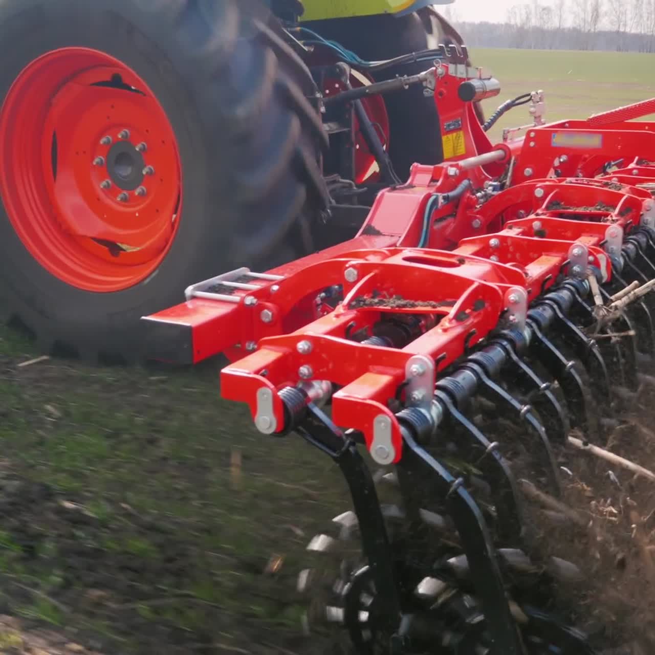 지구를 파괴하는 기계의 빠르게 움직이는 부분