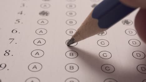 sombreado con lápiz la respuesta correcta elegida en el examen de opción múltiple