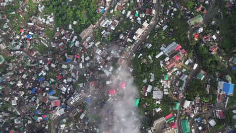 Vista-Aérea-Nublada-De-La-Ciudad-De-Kohima