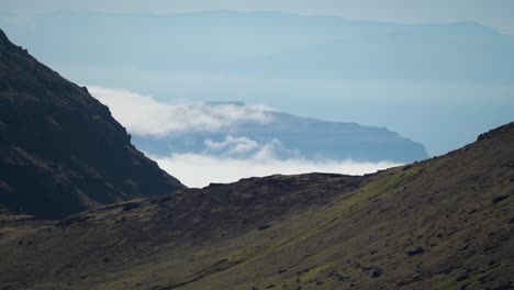 Timelapse-De-Nubes-Moviéndose-En-Las-Islas-De-Las-Islas-Feroe-Durante-El-Verano