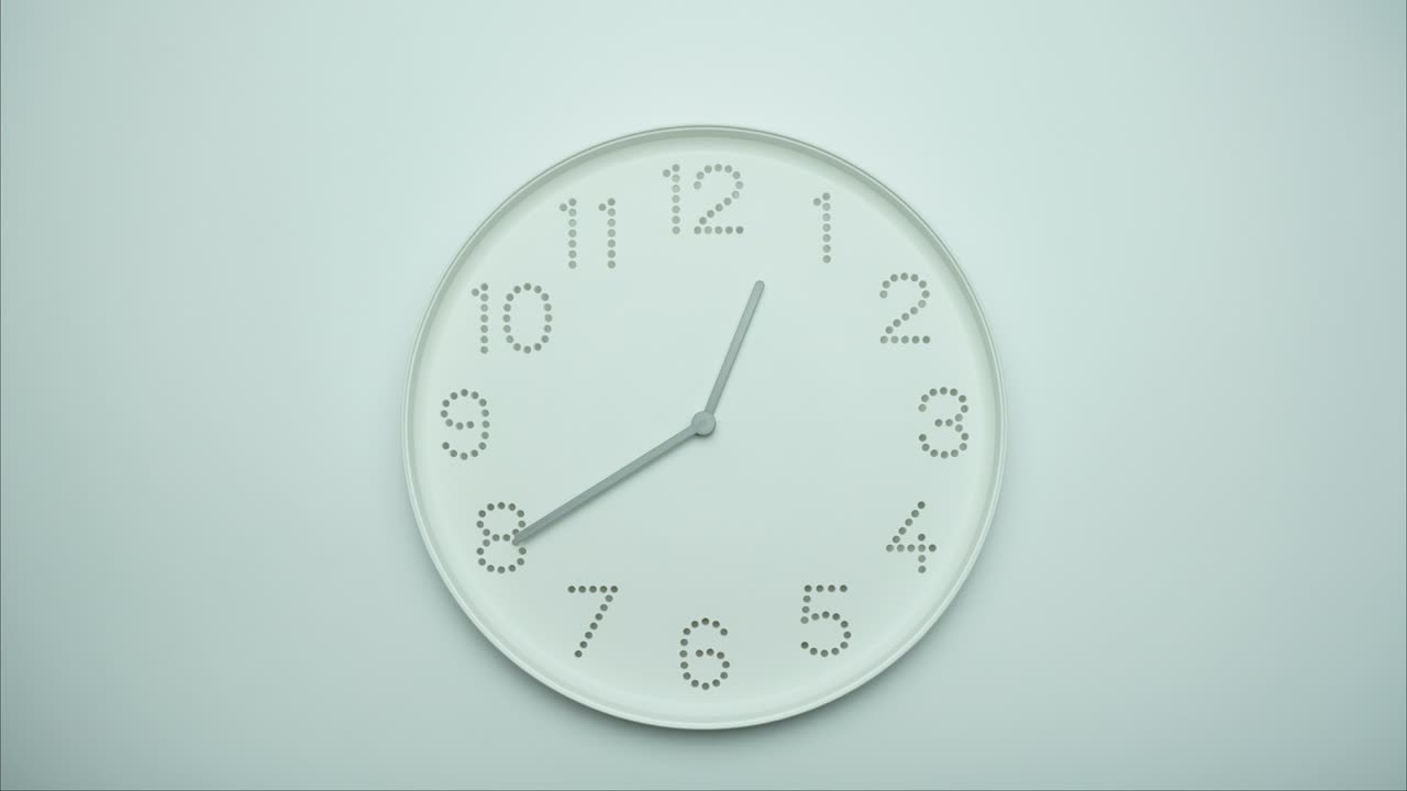 el reloj blanco de lapso de tiempo muestra las 2:30 p.m.