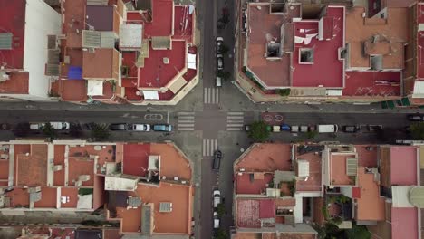 Toma-Cenital-De-Drones-De-La-Intersección-De-Una-Ciudad