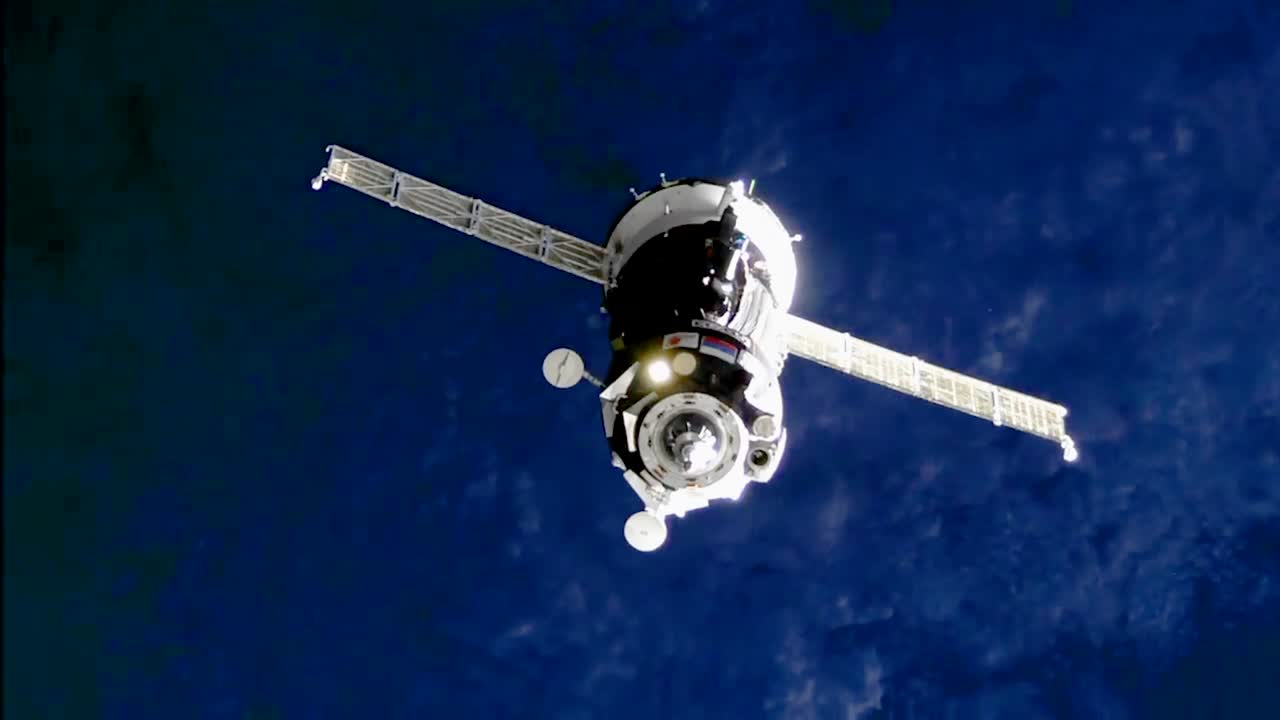 expedición 5253 acercándose al muelle de la estación espacial 2017