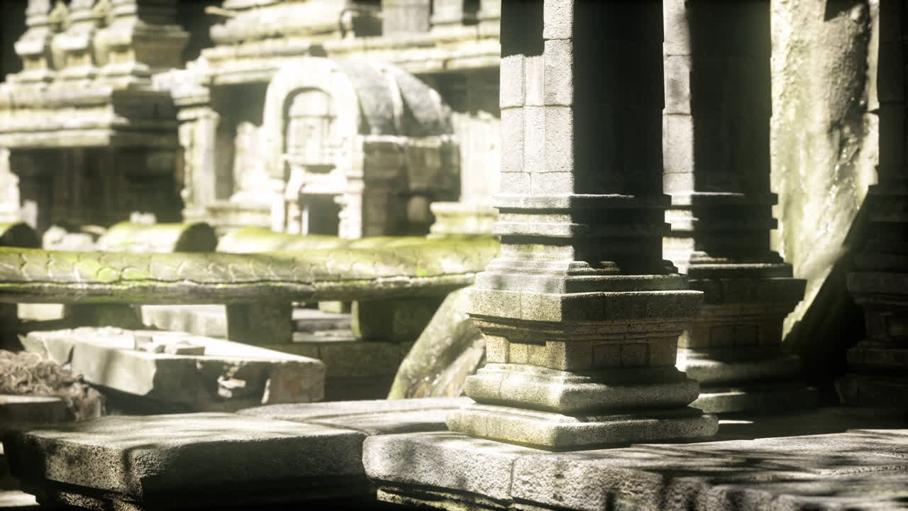 정글 에 있는 고대 석조 사원 폐허