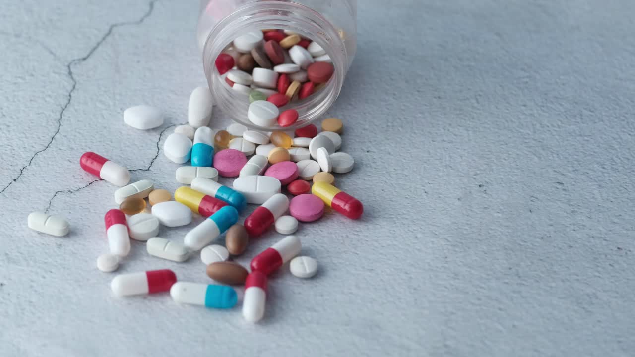 pastillas y cápsulas variadas