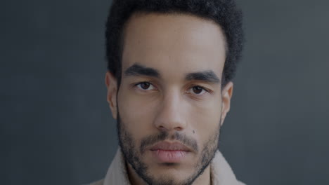 retrato en primer plano de un hombre