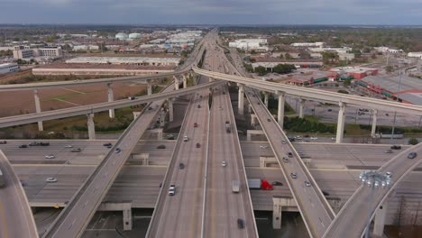 Luftaufnahme-Von-Autos-Auf-Der-Autobahn-I-10-West-In-Houston,-Texas