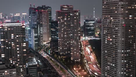 City-View-And-Traffic-From-Seaside-Top-Observatory-Of-World-Trade-Center-At-Night-In-Minato,-Tokyo,-Japan