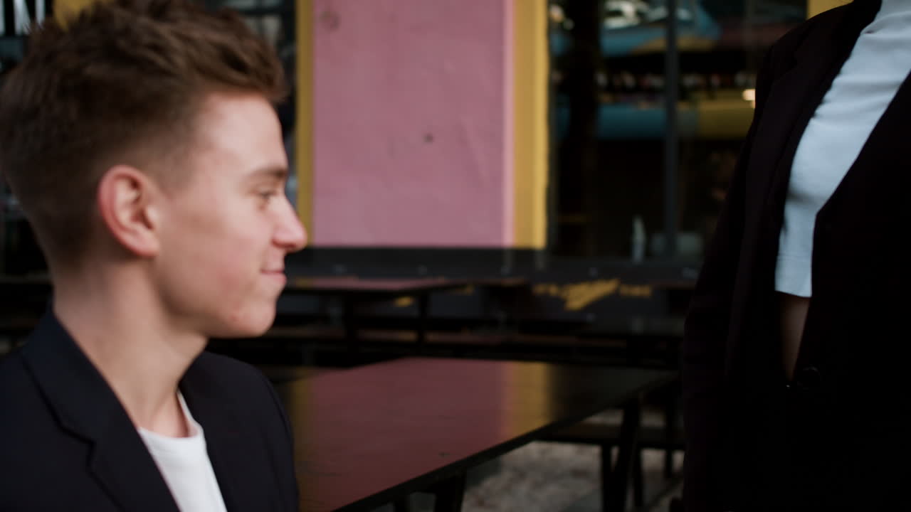 십대 남자친구와 여자친구