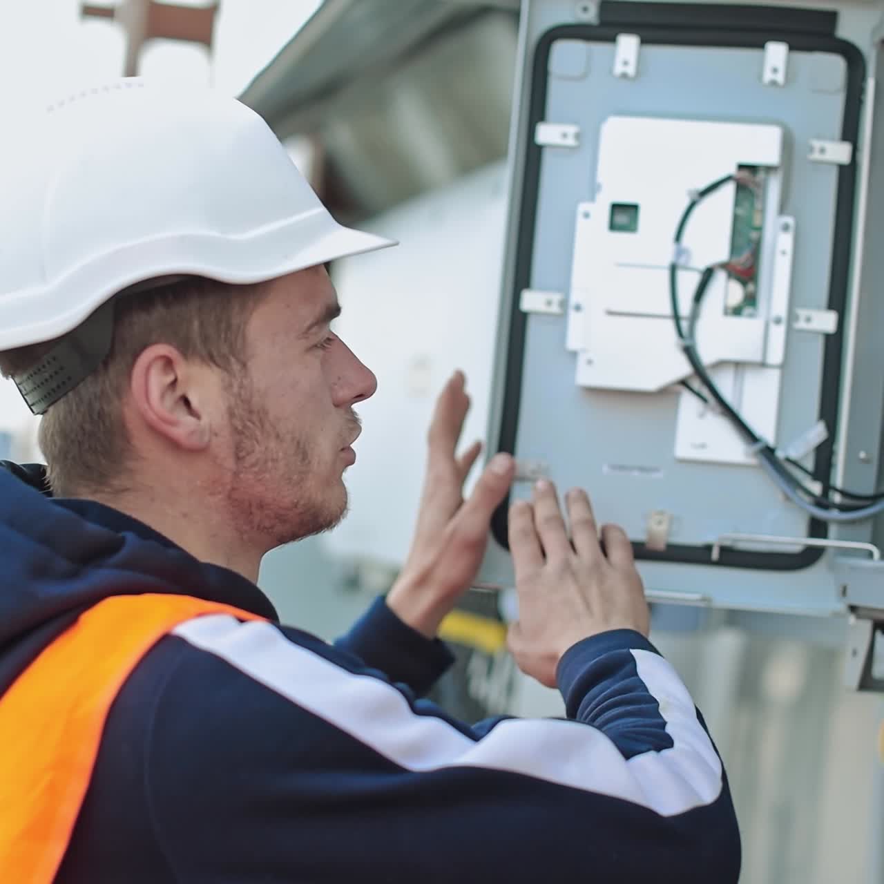 Man working at solar power station