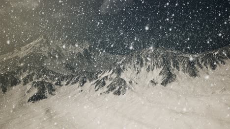 Starker-Schneefall,-Konzentriert-Auf-Die-Schneeflocken,-Berge-Im-Hintergrund