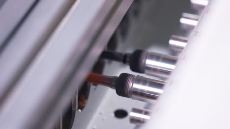 primer plano de una máquina de perforación industrial