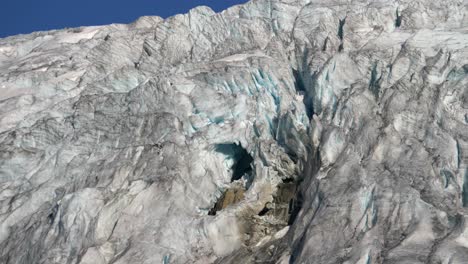 Natural-Colours-And-Texture-Of-Matier-Glacier-In-Upper-Joffre-Lake-Near-Pemberton,-Canada