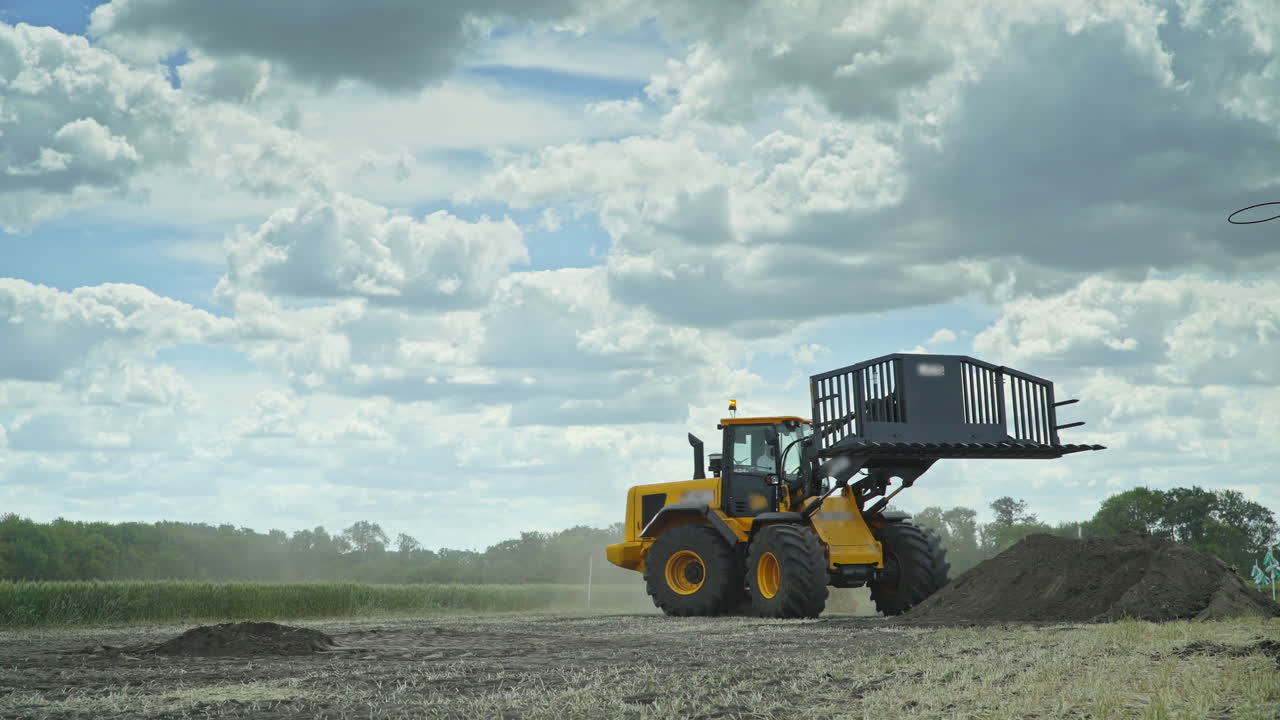 equipo agrícola para la carga y el transporte de pajares. industria agrícola