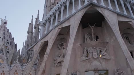 sagrada familia passion facade pan right 4k 25fps