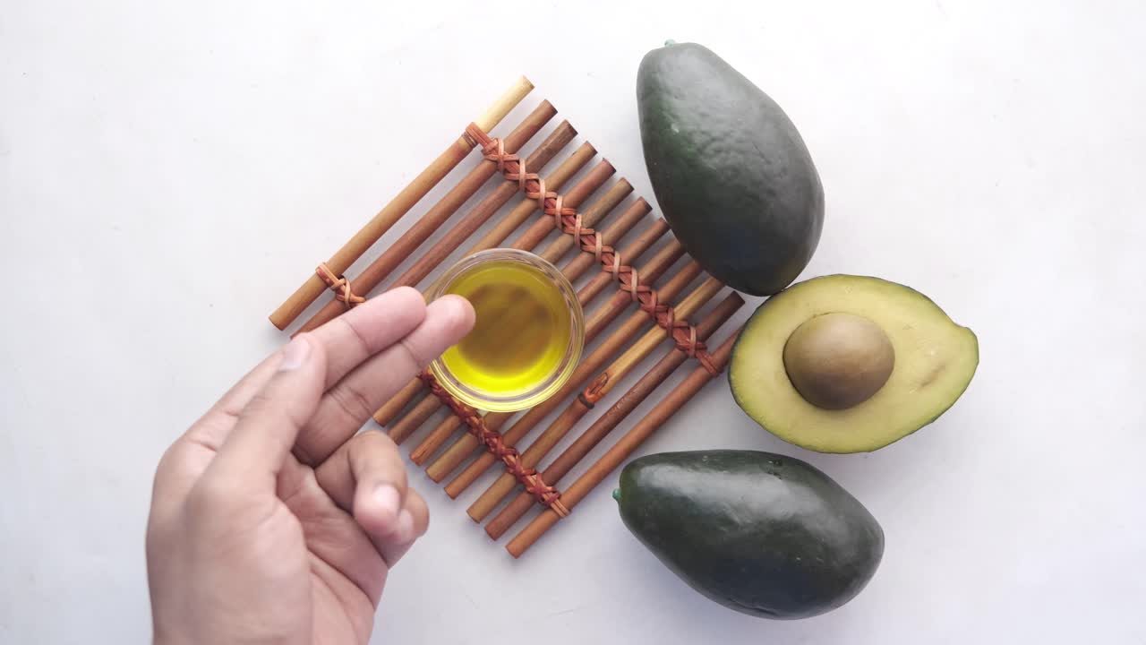 아보카도 오일 (avocado oil)