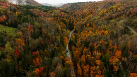 Imágenes-De-Drones-Del-Follaje-De-Otoño-En-El-Norte-De-New-Hampshire