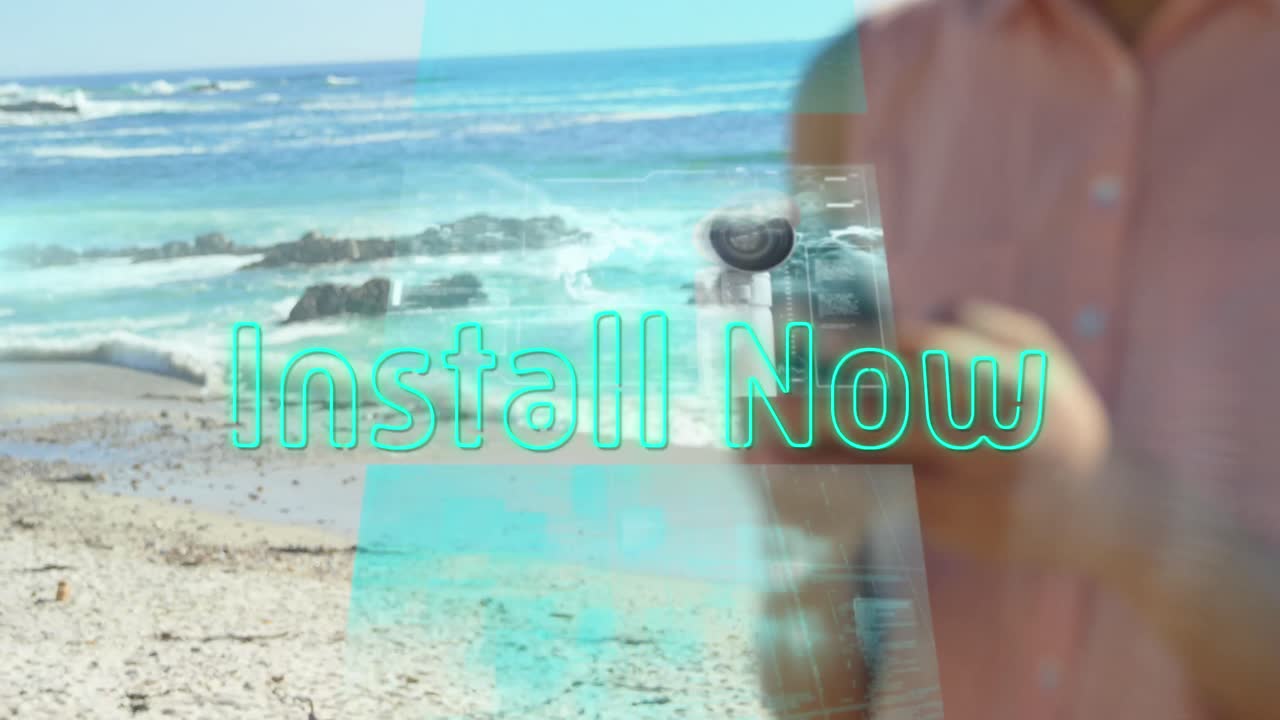 스마트 폰을 사용하는 여성의 중간 섹션에 대한 텍스트 및 데이터 처리의 설치 애니메이션