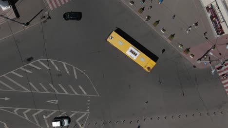 Luftaufnahme-über-Einer-Straßenkreuzung-In-Den-Straßen-Von-Kiew