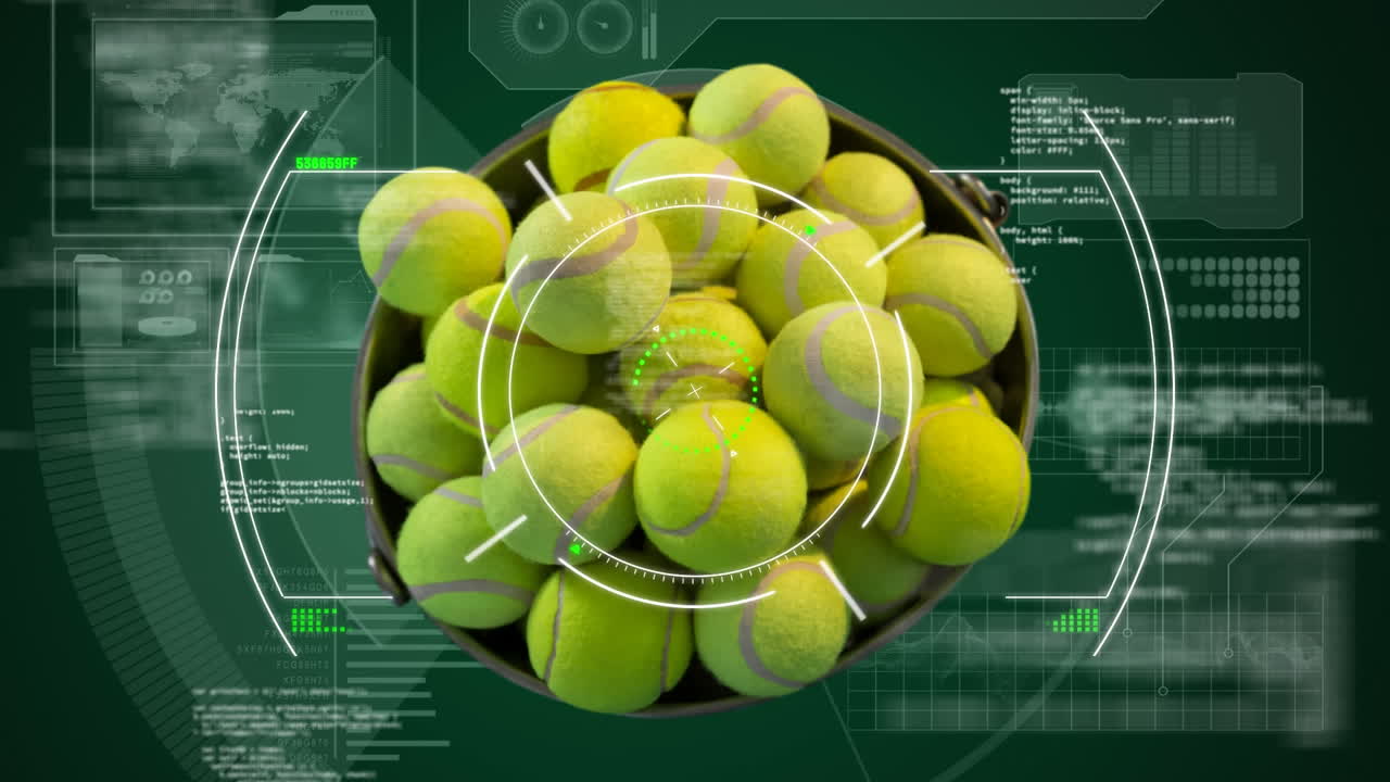 animación del procesamiento de datos digitales en pantalla sobre pelotas de tenis