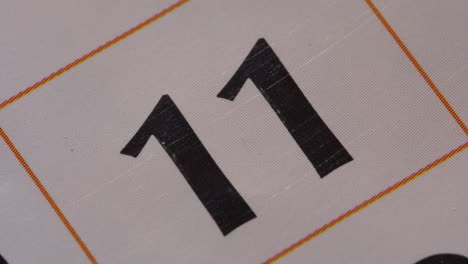 marcar la fecha en el calendario con un marcador rojo