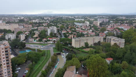 Vista-Aérea-De-Montpellier-Barrio-De-Les-Aubes-Inundado-Río-Lez-Fuertes-Lluvias