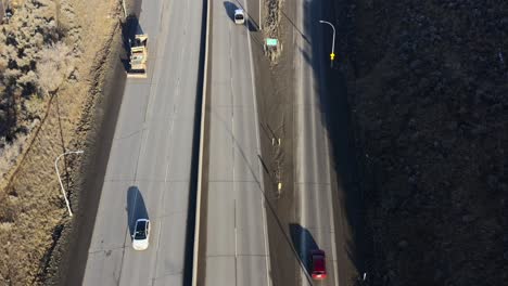 Erleben-Sie-Den-Geschäftigen-Verkehr-Von-Kamloops-Aus-Der-Vogelperspektive