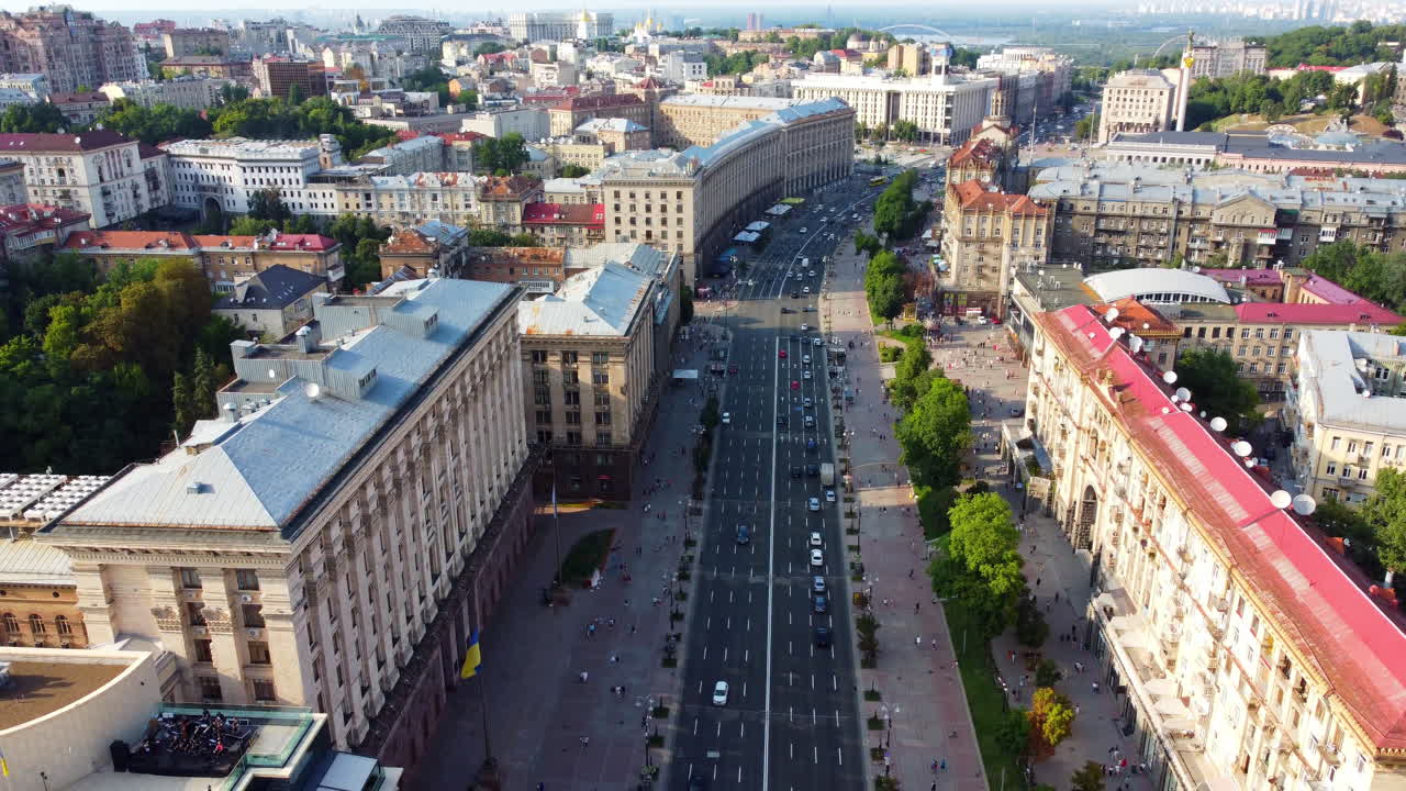 vista aérea de la calle principal de khreshchatyk en kiev, ucrania