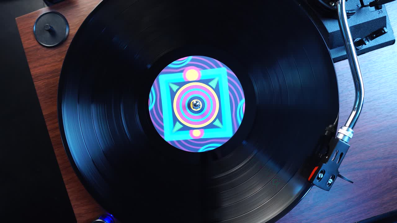 Vinyl Record, Top Down View, Starting Spinning and Audio Playback, Placing Needle on Plastic