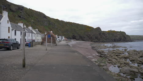 Wide-shot-of-the-small-town-a-small-seaside-town-in-Aberdeenshire,-Scotland,-UK