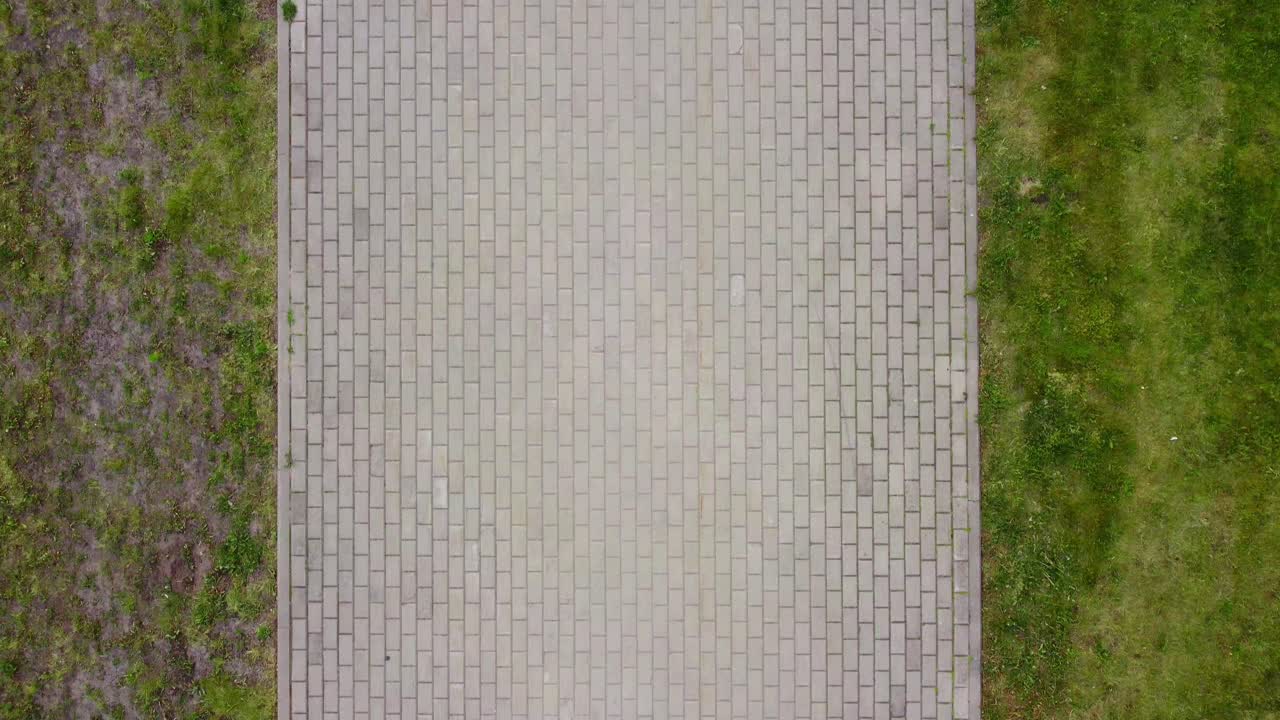 vista aérea de la pasarela peatonal en el parque